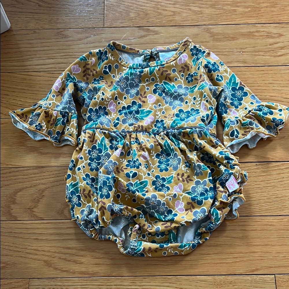 RuffleButts Floral Baby Romper size 6-12 months